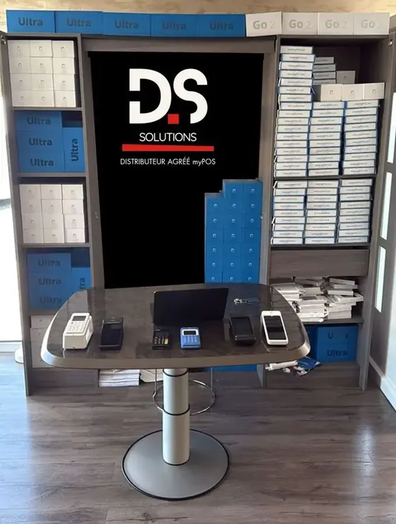 Showroom DS Solutions avec les terminaux de paiement myPOS Ultra et Go 2